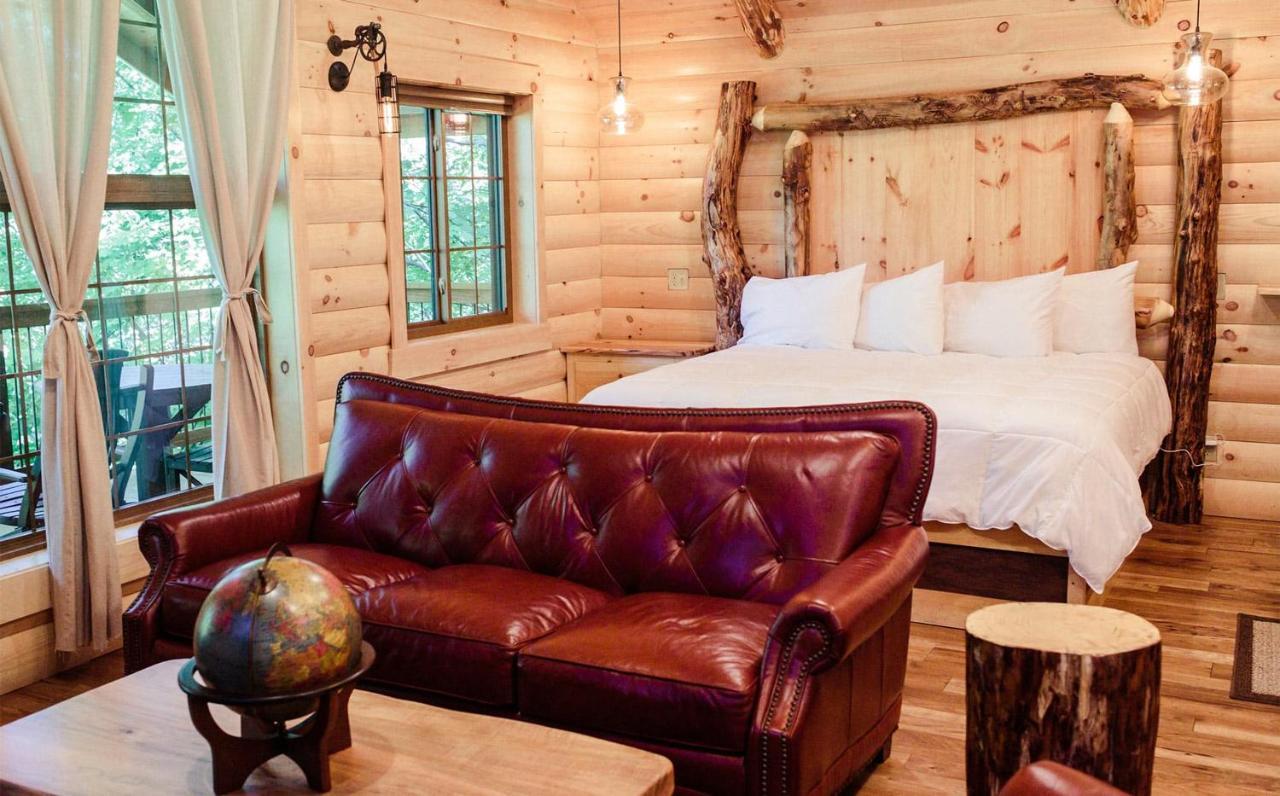 Cricket Hill Treehouse B By Amish Country Lodging Миллерсберг Экстерьер фото